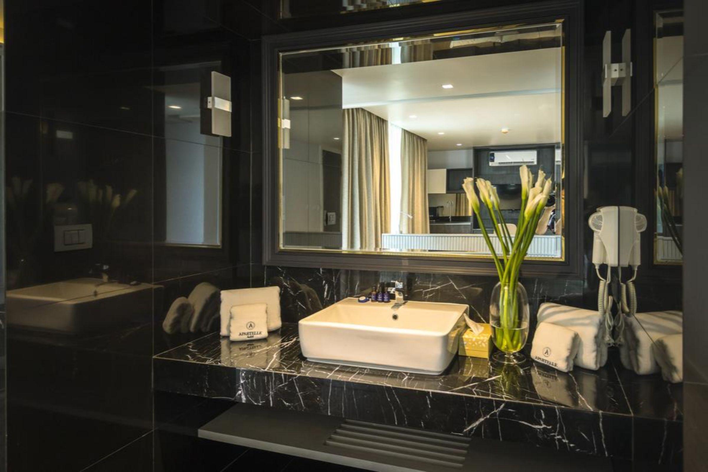 Apartelle Jatujak Hotel Bangkok Buitenkant foto