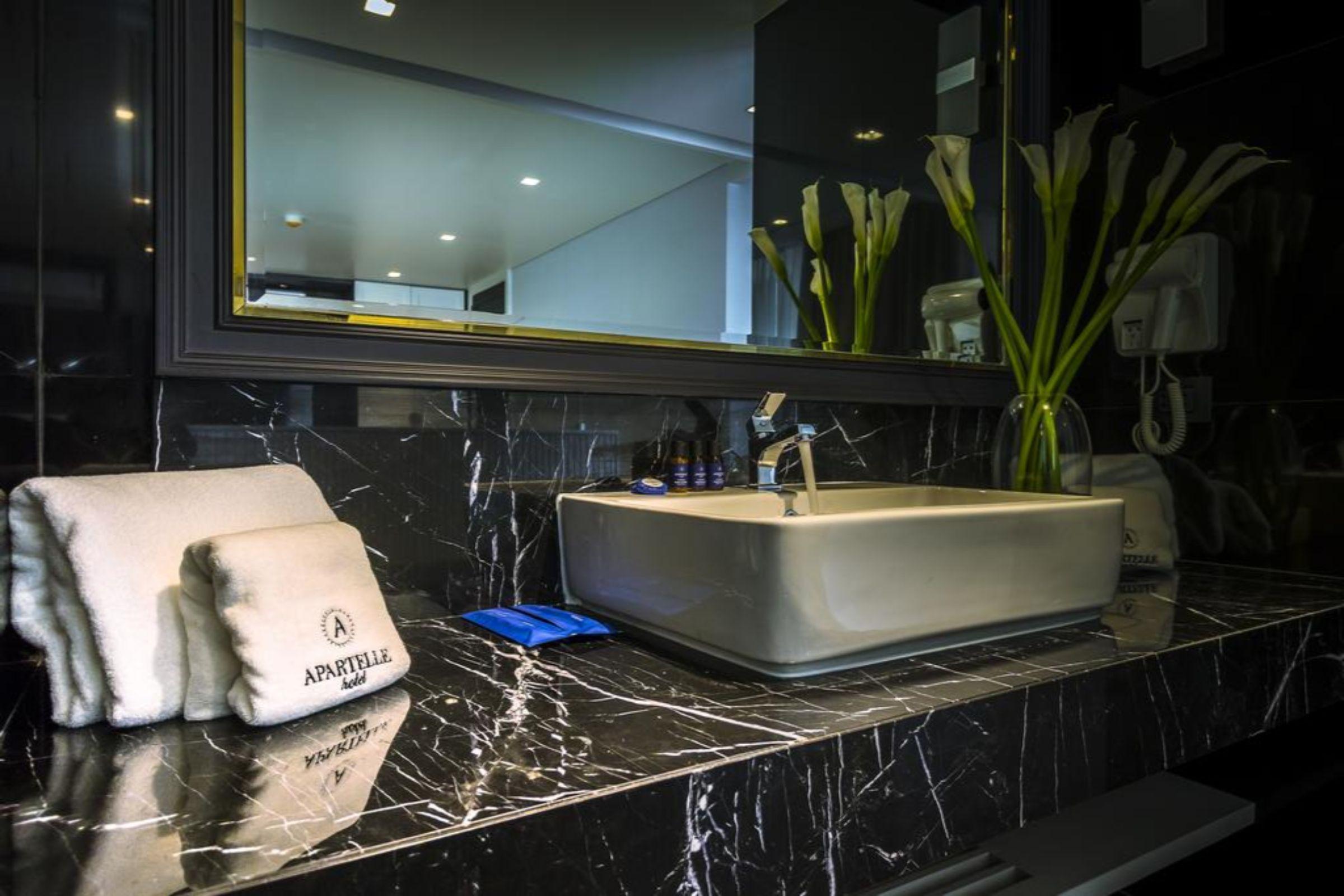 Apartelle Jatujak Hotel Bangkok Buitenkant foto